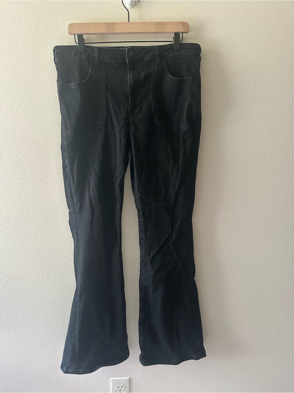 Anthropologie Rylan Relaxed High-Rise Flare Jeans by Pilcro black size 32 boho - Picture 3 of 10